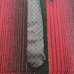 Gucci ダークグレー GGロゴ ネクタイ