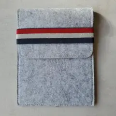 グレー フェルト タブレットケース ストライプバンド付き