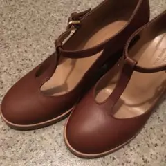 A.P.C. Tストラップ レザーヒールのサムネイル