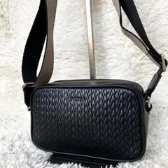 【極美品】フルラ ショルダーバック リリー キルティング カメラバック ブラック