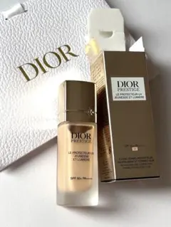 DIOR プレステージ ホワイト　ルプロテクターUV ルミエール　BB 00