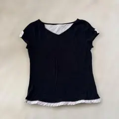 ペイトンプレイス　黒のVネックTシャツのサムネイル