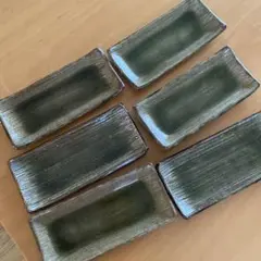 緑色の陶器皿 6枚セット