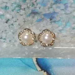 ✨新品未使用✨ パール フラワー ピアス ゴールド 上品 華やか レディース