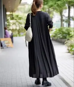 ジャーナルスタンダード バックプリーツワンピース　長袖　黒