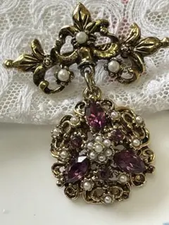 ＊ ヴィンテージ 繊細な花モチーフの揺れるブローチ　アメジストカラー　＊