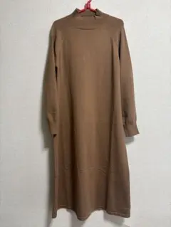 新品タグ付き『ニットワンピース　L キャメル』