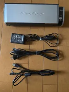 美品】 Fujitsu ScanSnap S1100 本体 楽²ライブラリ - メルカリ