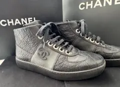 CHANEL シャネル スニーカー 35 黒 レザー ハイカット ココマークのサムネイル