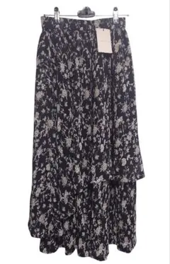 An MILLE ダブルレイヤードフラワースカート