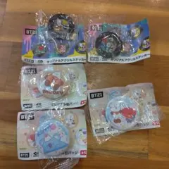 くら寿司 BT21 アクリルステッカー・缶バッジ