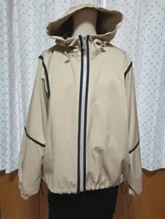 マウンテンパーカー ベージュ