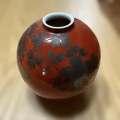 九谷焼　花器　赤い花柄