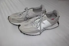 New Balance 327のサムネイル