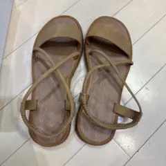 ベージュ クロスストラップ サンダル