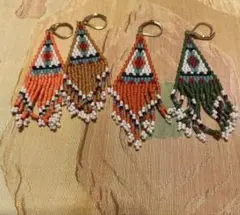 ハンドメイドビーズフリンジピアス　オルテガ柄