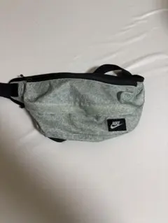 Nike ボディバッグ