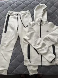 Nike スポーツウェア テックフリース