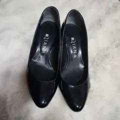 Diana 黒 22cm太ヒールエナメルパンプス