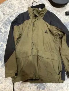 NIKE ACG ナイロンジャケット オリーブ