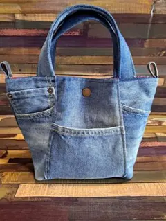 ハンドメイド♡デニムリメイク トートバッグ　バンダナ柄のサムネイル
