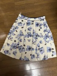 PEYTON PLACE 花柄フレアスカート Mサイズのサムネイル