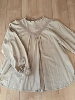 サマンサモスモス☆ベージュ フリル付き長袖ブラウス