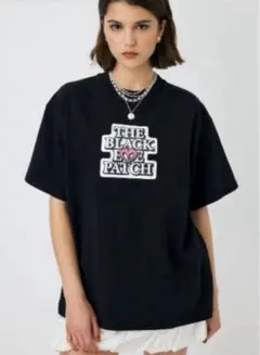ブラックアイパッチ　moussyTシャツ マウジー×ブラック アイ パッチ ウーマン、“ハートロゴ”のピタッ