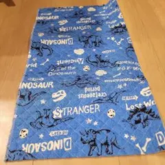ハギレ　恐竜柄　キルティング地　約50×28