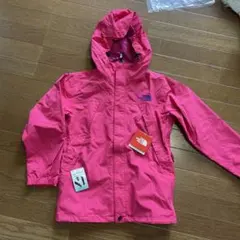新品未使用タグ付　ノースフェイスのジャンパー　140