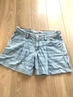 リーバイス　デニムショートパンツ　美品　デニムのサムネイル