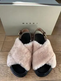 2026年最新】マルニ サンダル ファーの人気アイテム - メルカリ