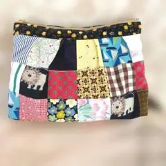 ②ポーチ　20ファスナー　タック付き　マチあり　ふっくらほっこり パッチワーク
