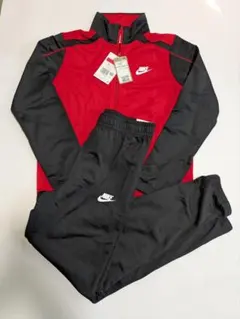 未使用タグ付き　ナイキ　ジャージ上下　160cm