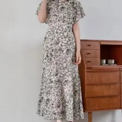 archives アルシーヴ ケープカラー花柄マーメイドワンピース