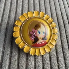 レトロ　女の子イラスト ブローチ