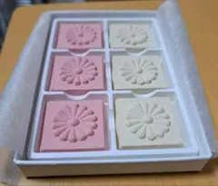 皇室　恩賜　菊御紋型和三盆糖菓子　宮内庁　新品未開封