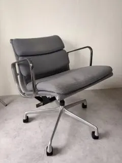 Vitra ヴィトラ ヴィンテージ イームズ アルミナム チェア 4 - メルカリ