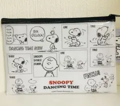 スヌーピー　チャーリーブラウン　フラットポーチ　SNOOPY　マルチポーチ　新品