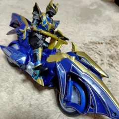 仮面ライダー龍騎　仮面ライダーナイトサバイブ　とく大フィギュア　アドベンカード付 Amazon.co.jp: かめんライダーナイトサバイブ とく大 リアル