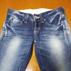 EDWIN Blue Trip ダークブルーストレートジーンズ