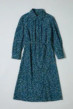 A.P.C 花柄ワンピース　ROBE VELVET AVEC CEINTUREのサムネイル