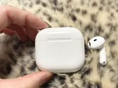 AirPods第4世代　ノイキャンなし　右耳＆充電ケース