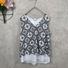 【美品】Galyge タンクトップ フレア L ホワイト 花柄 ポリエステル