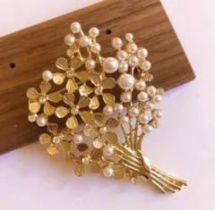 新品☆ ブローチ パール フォーマル 卒園式 入学式 結婚式 ゴールド 上品