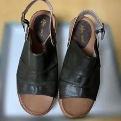 新品タグ付き　pure taffy サンダル カーキ　しまむら