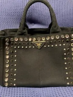 PRADA スタッズ付き ブラックトートバッグ