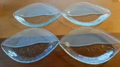 【美品】中型リーフ型ガラス皿 4枚セット