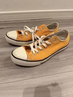 オレンジ ローカット スニーカー コンバース