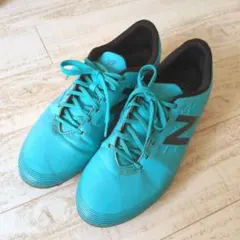ニューバランス　サッカー　スパイク　青